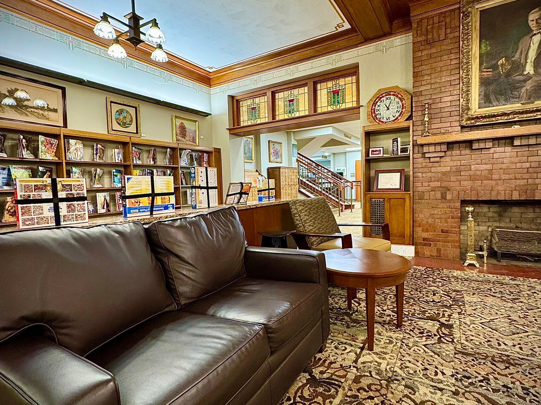 Eckhart Public Library景点图片