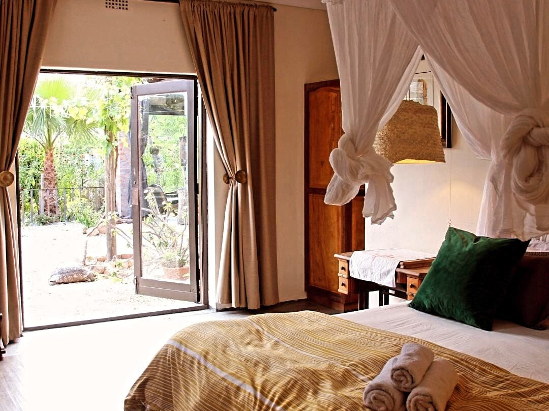 Ebonymoon Guest House and Studio主图