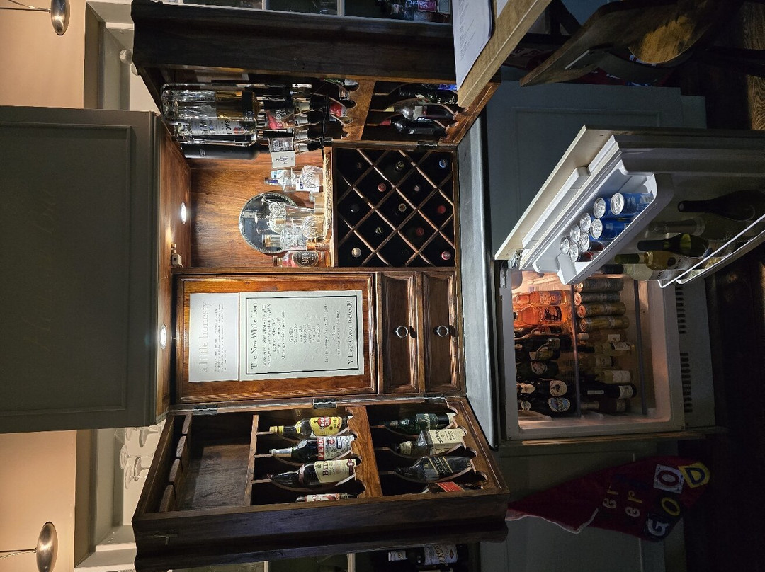 The New White Lion主图