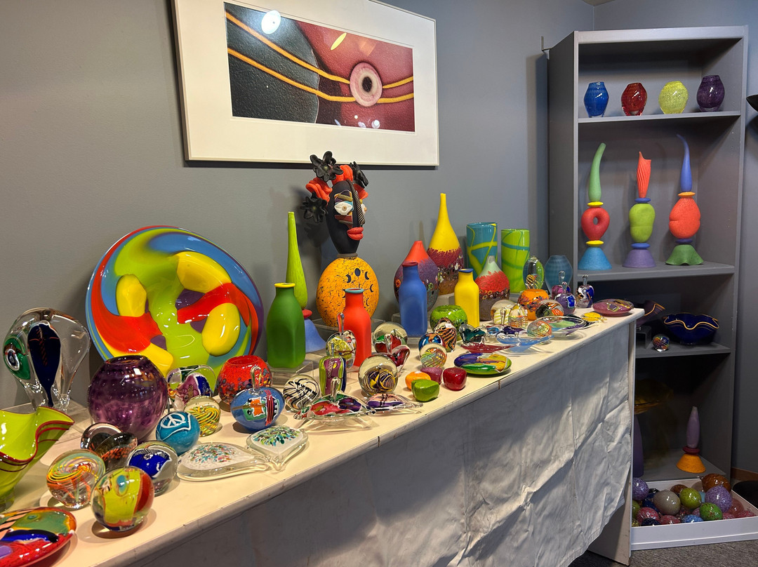 James Wilbat Glass Studio-Mundelein必去景点