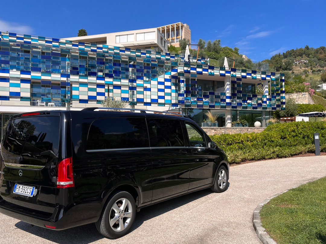 Daniele Bondoni Chauffeur Service-博洛尼亚必去景点