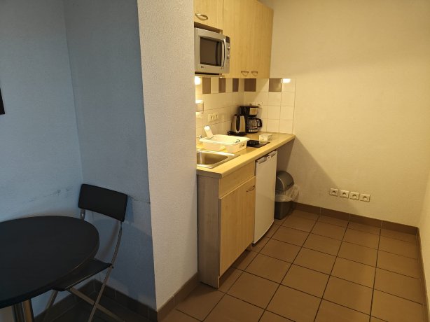 雷斯迪家梅斯洛莱娜-客卧