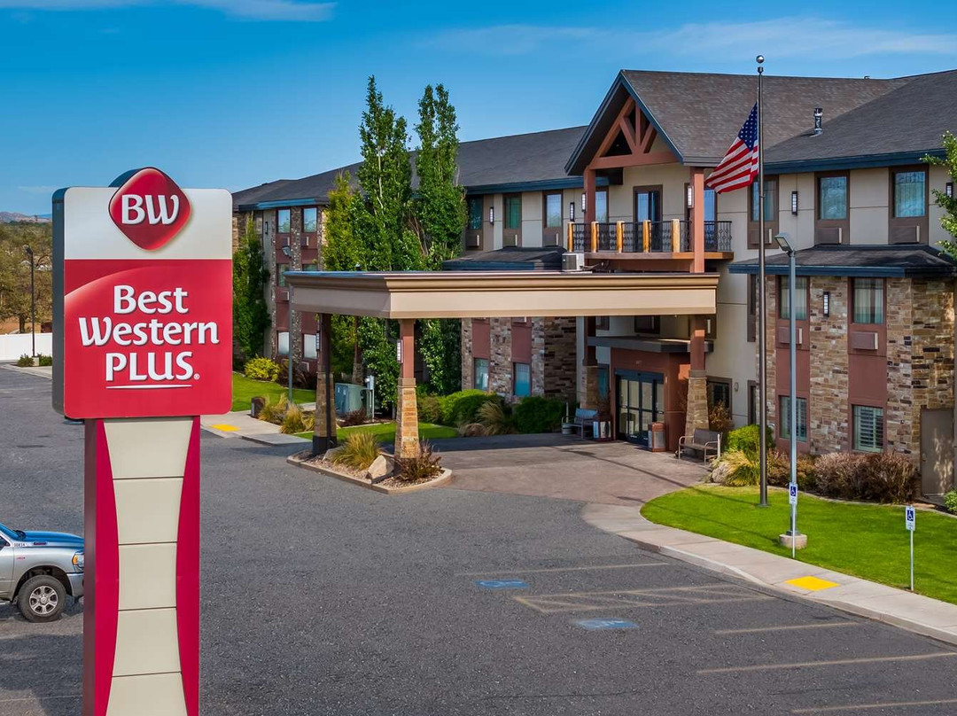 Best Western Plus Landmark Hotel主图