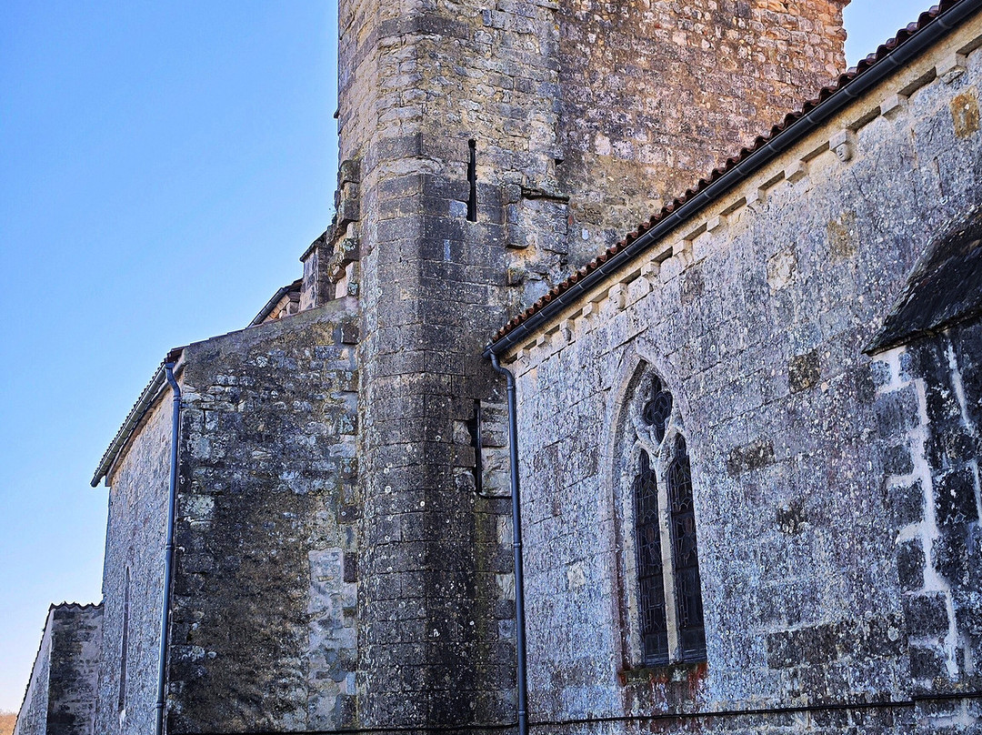 Eglise Saint Saturnin-Saint Saturnin du Bois必去景点