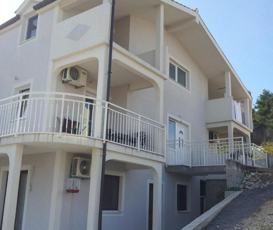 Apartments Holiday Gavric