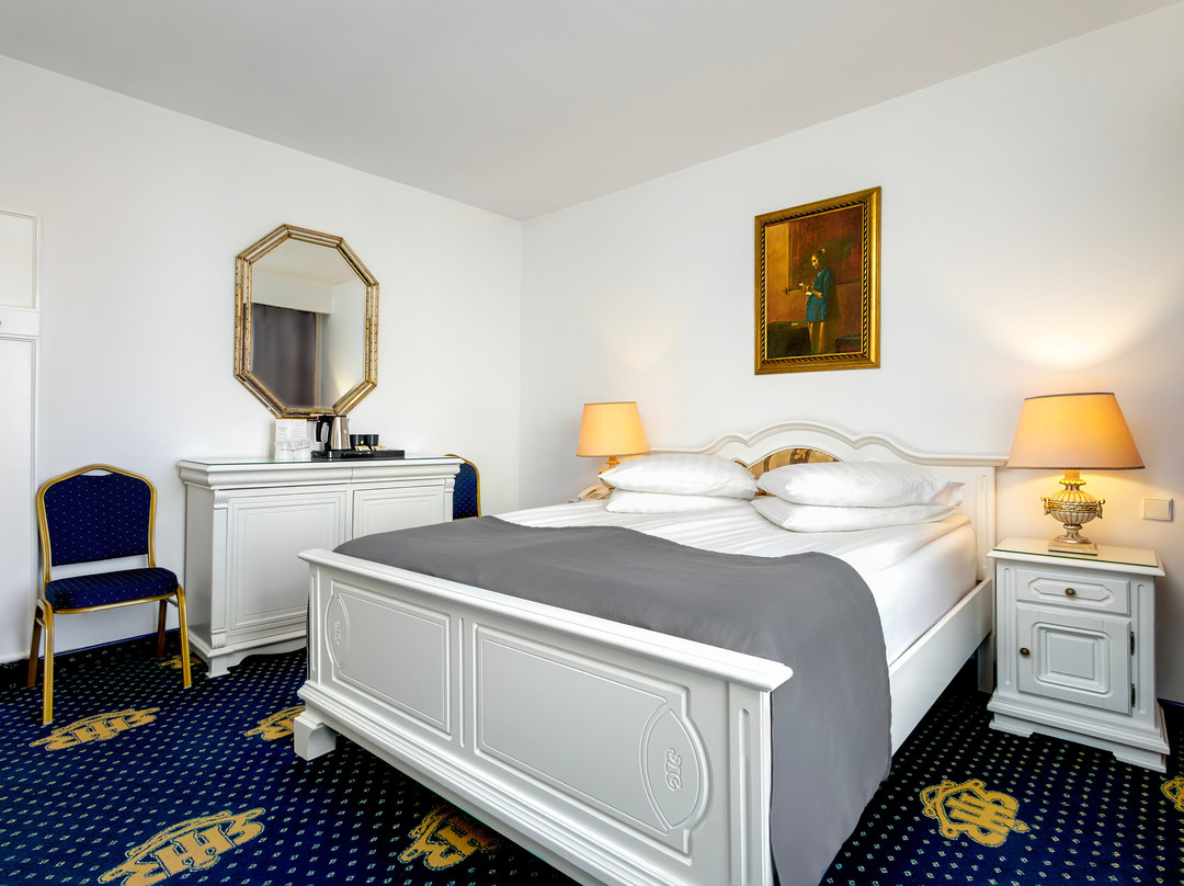 罗马尼勒伊姆帕拉图酒店主图