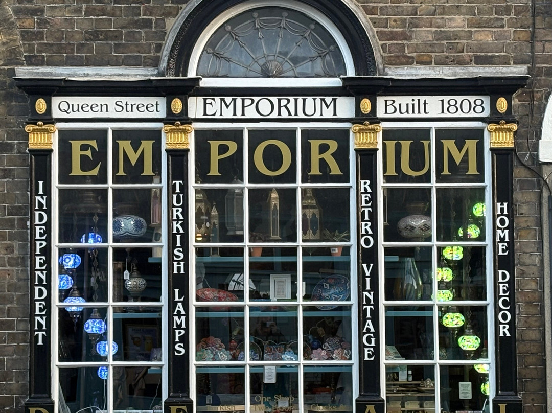 Queen Street Emporium & Record Shop景点图片