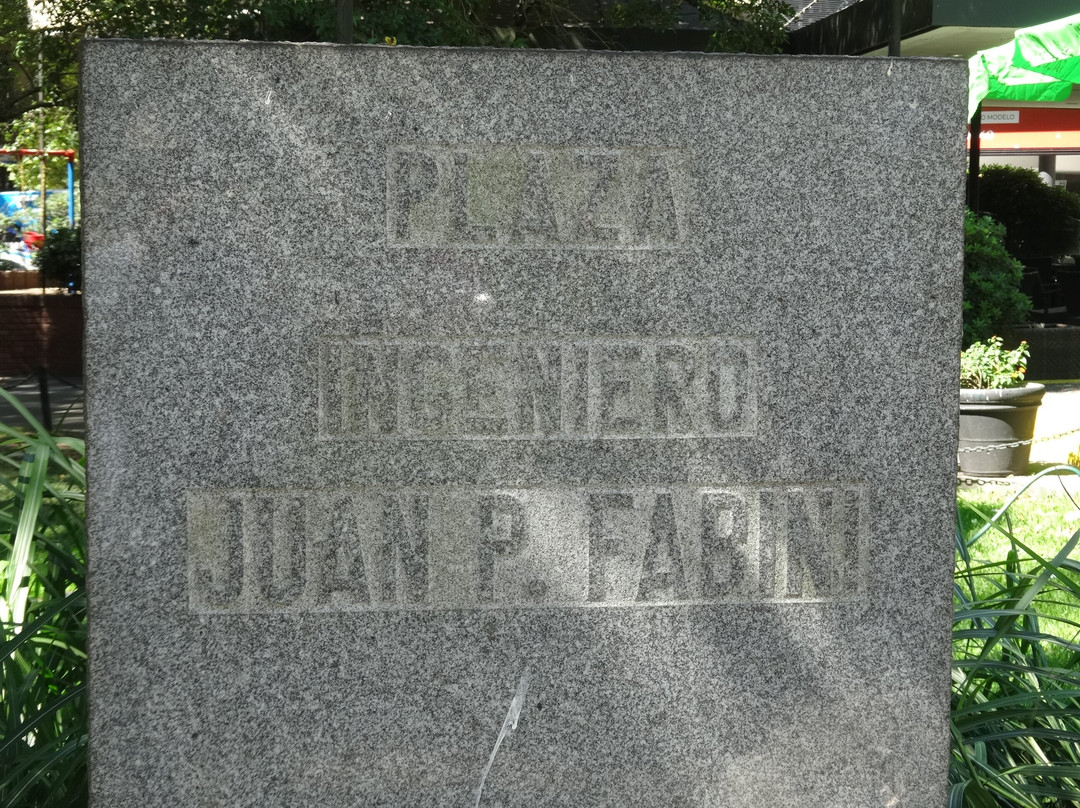 La Plaza Fabini o Plaza del Entrevero-蒙得维的亚必去景点