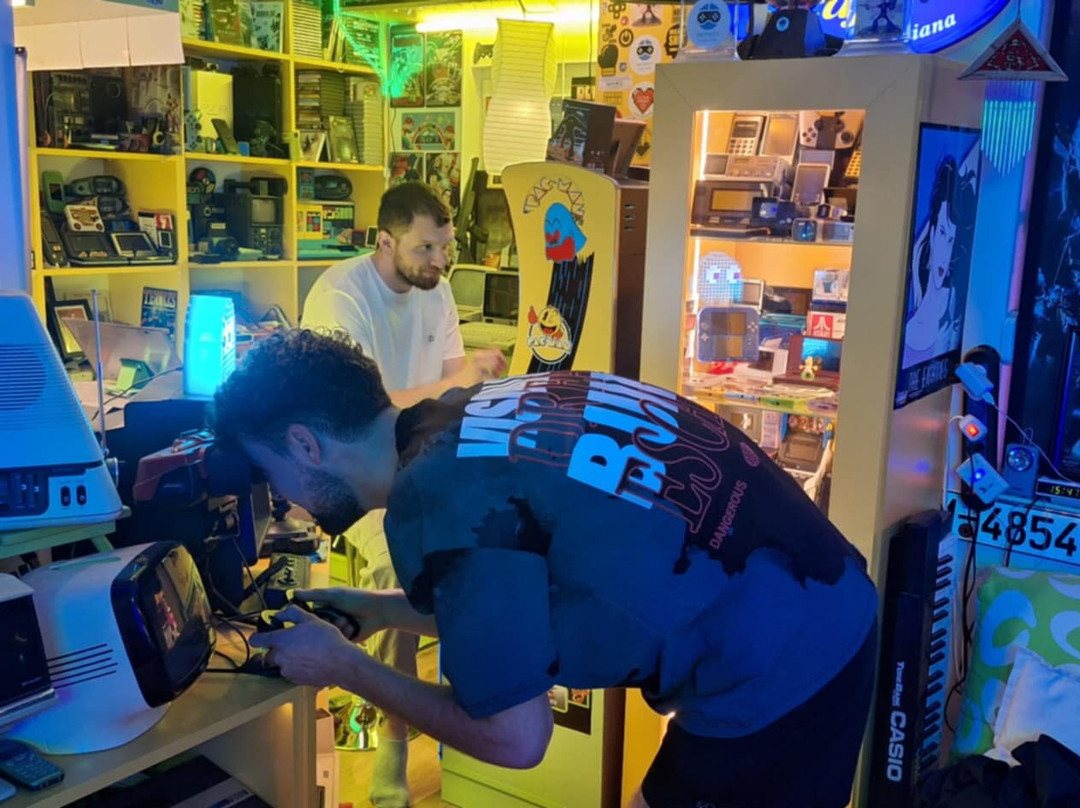Astrit Game Room-Pejë必去景点