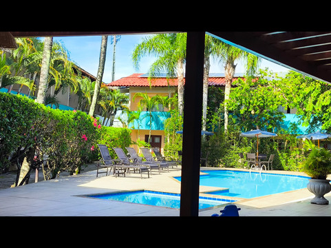 阿伊拉海滩酒店主图