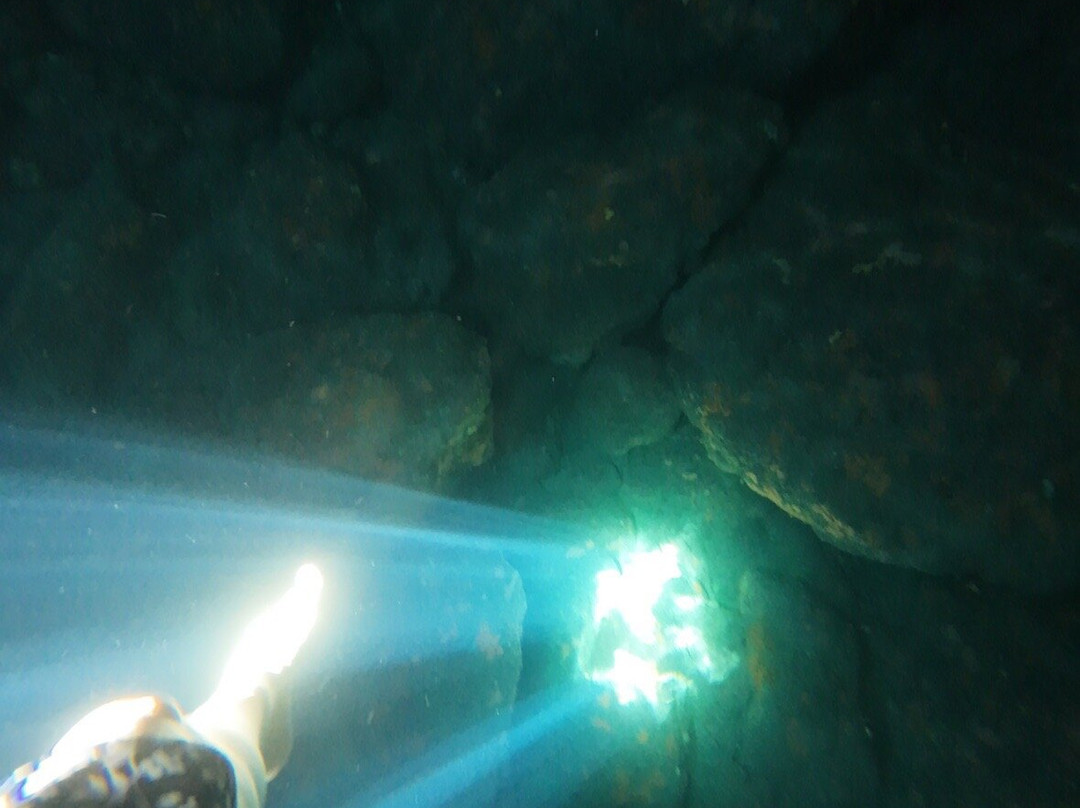 Green Cave-维斯必去景点
