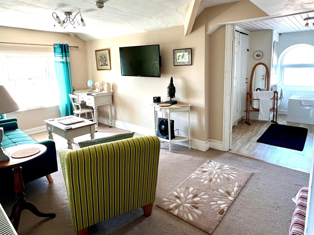 Ascot House Hotel主图