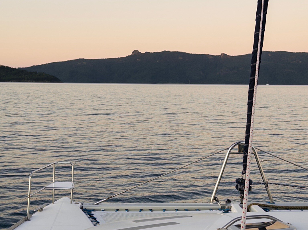 Whitsunday Getaways-艾尔利滩必去景点