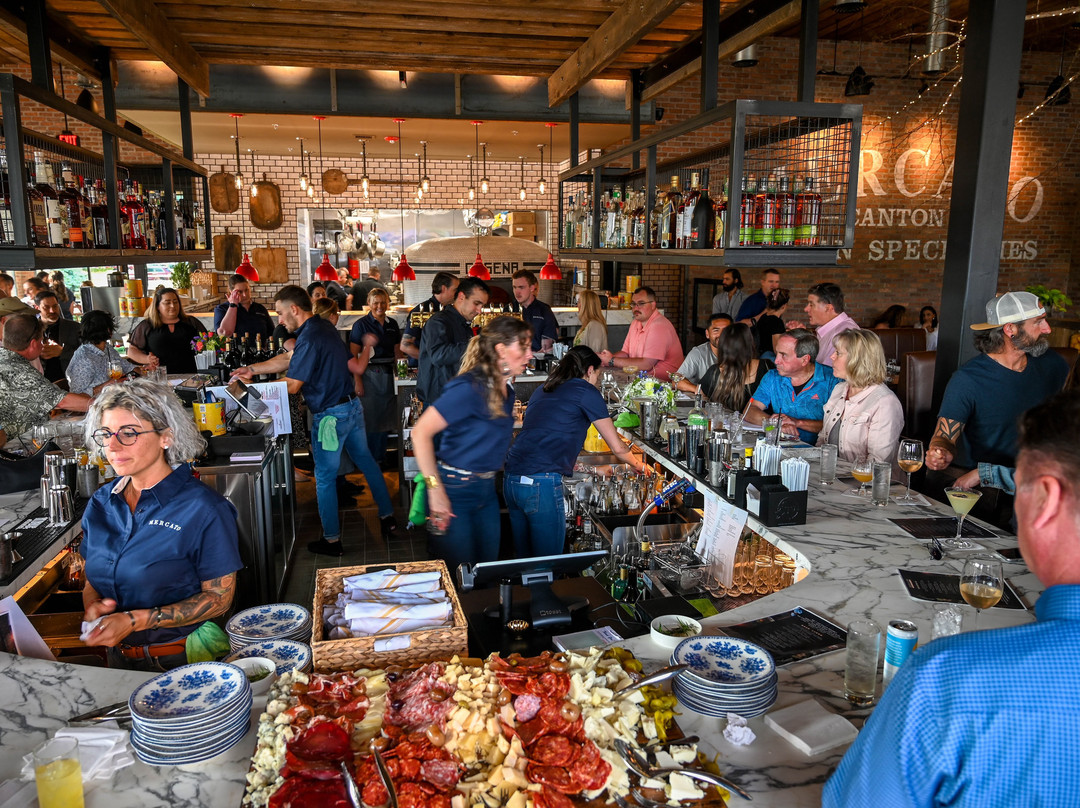 The Shoppes at Farmington Valley-Canton必去景点