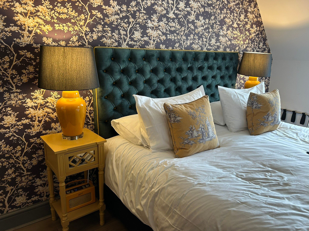 Bridport Arms Hotel主图
