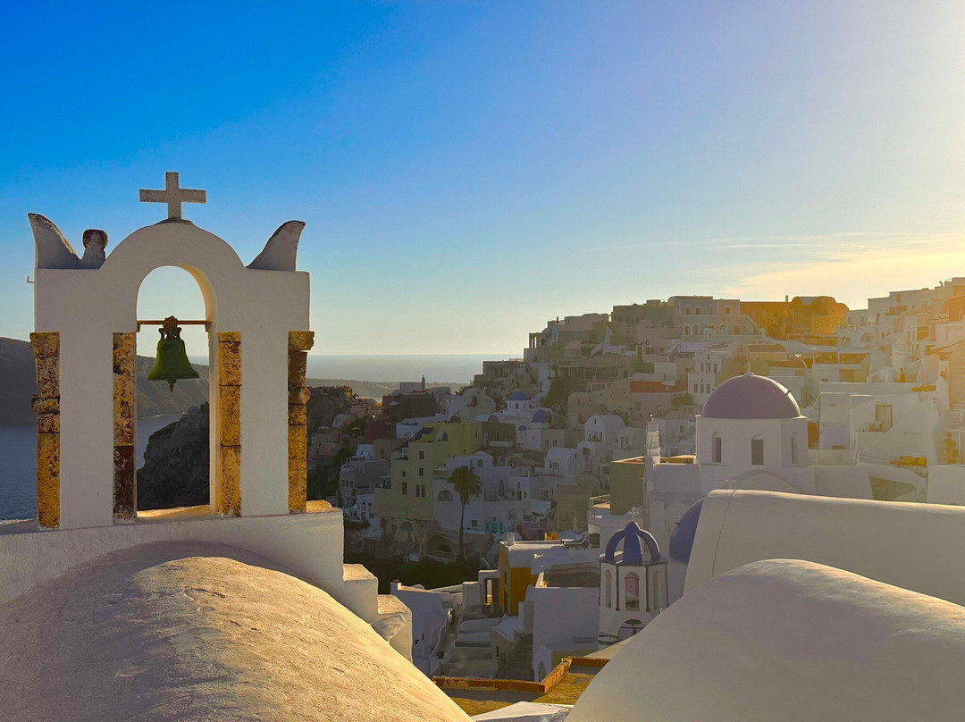 Picturesque Blue Dome Santorini-伊亚必去景点