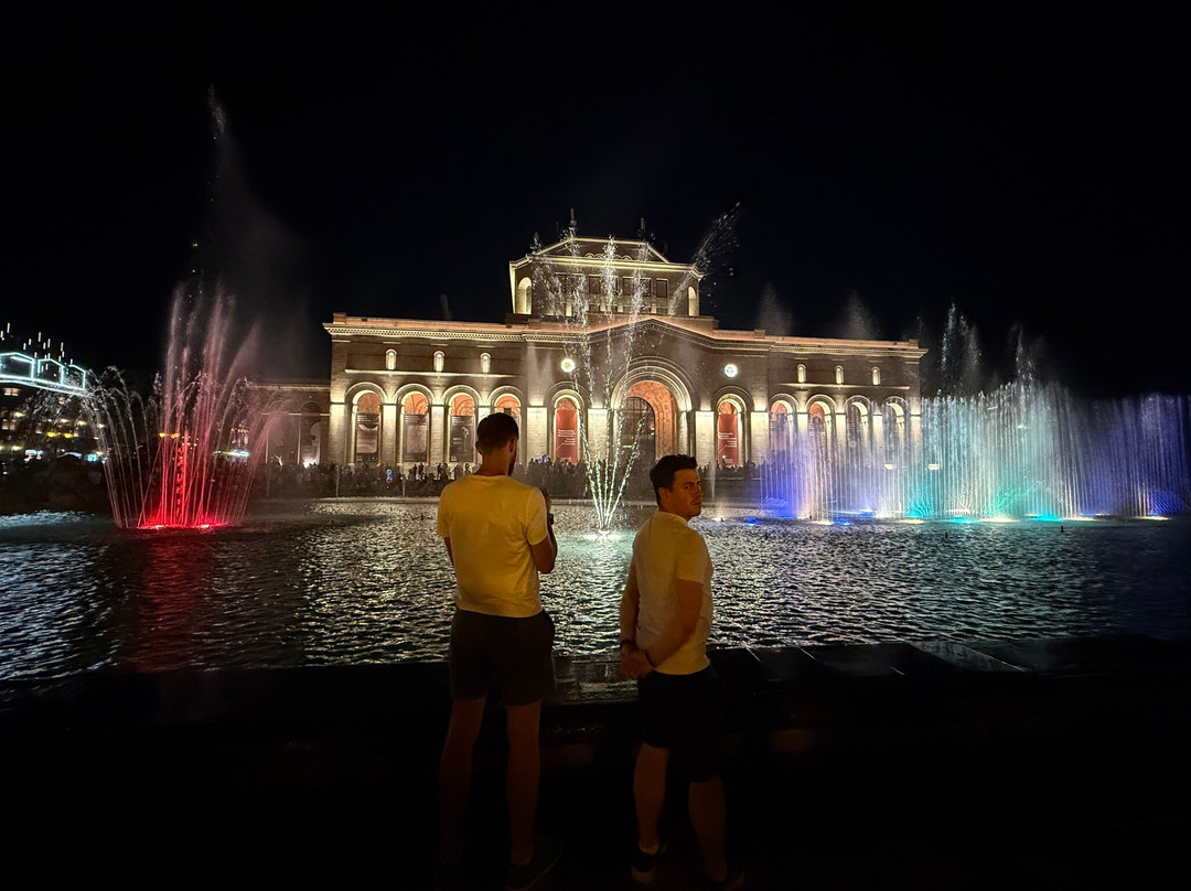 Dancing Fountains-埃里温必去景点