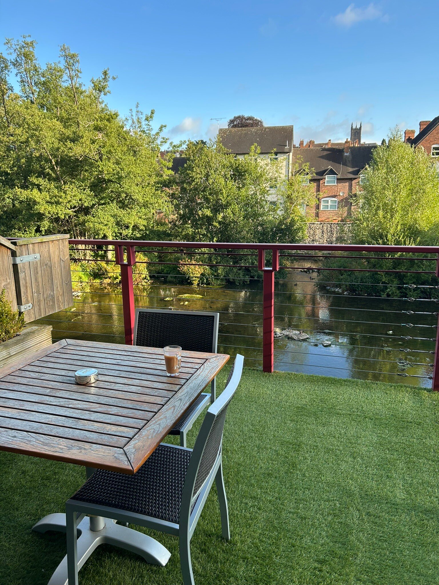 The Charlton Arms-官方