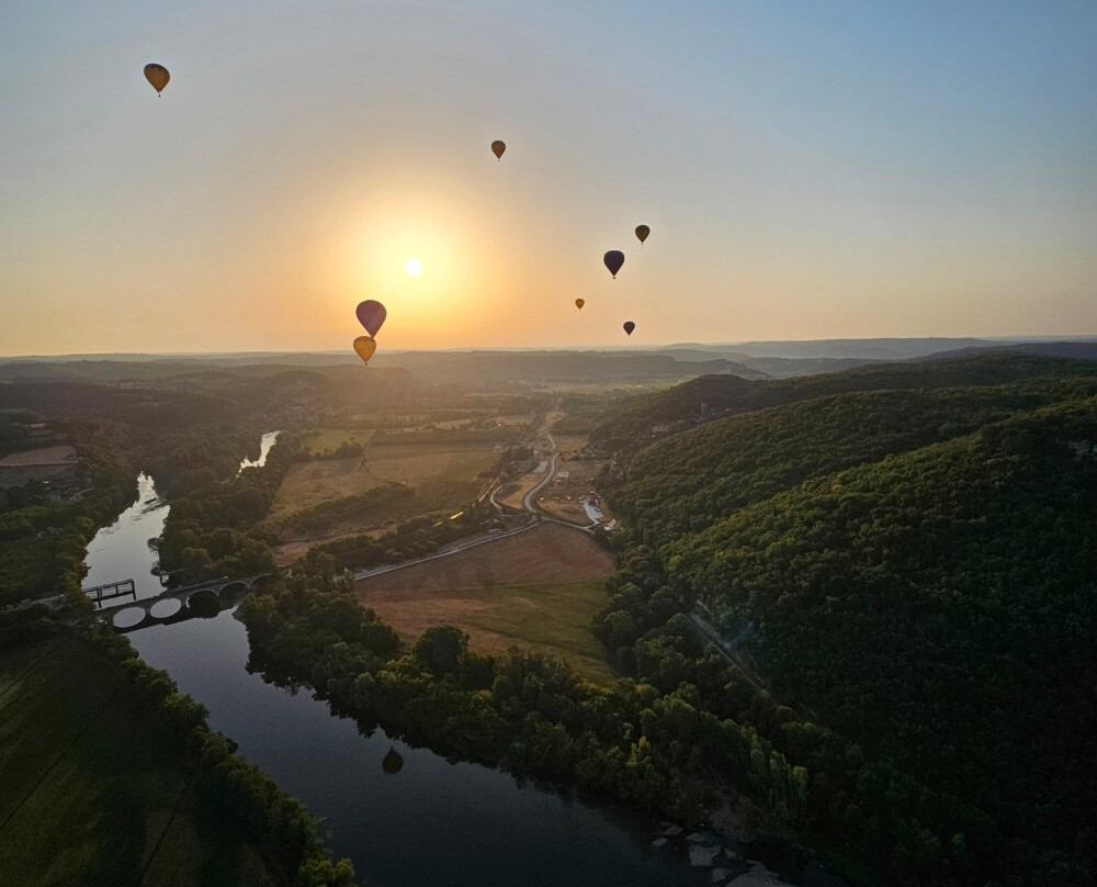 Perigord Dordogne Montgolfieres-Castelnaud-la-Chapelle必去景点