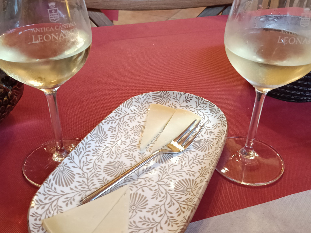 Antica Cantina Leonardi-蒙特菲亚斯科内必去景点