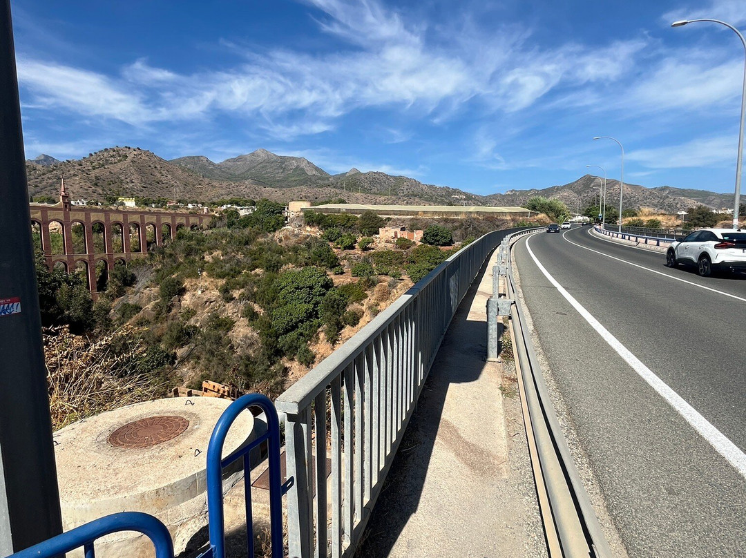 Acueducto Del Aguila-内尔哈必去景点