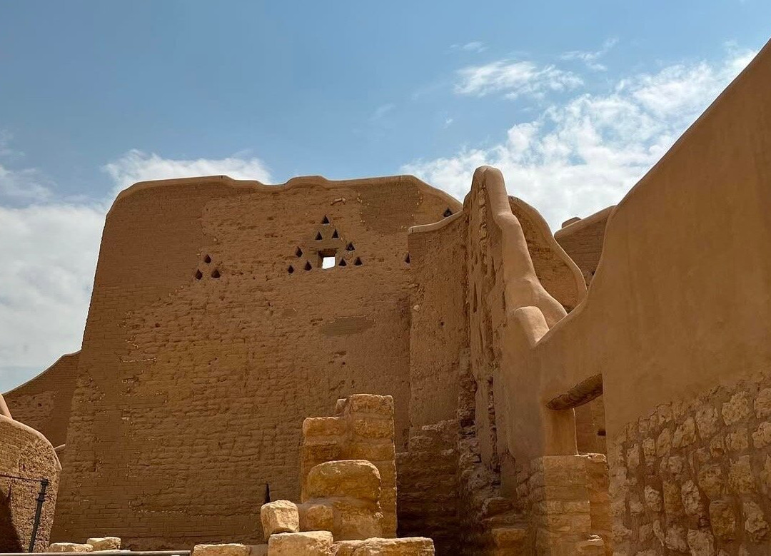 Edge of The World And Bat Cave in Riyadh 4WD-Diryah必去景点