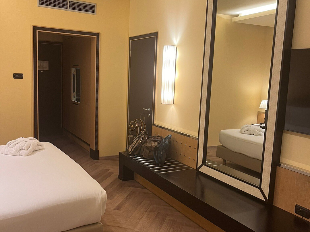 玛尔朋莎乌纳酒店主图