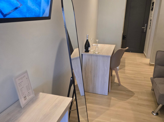 Nicolas Grand Suites, Adults Only 16+主图