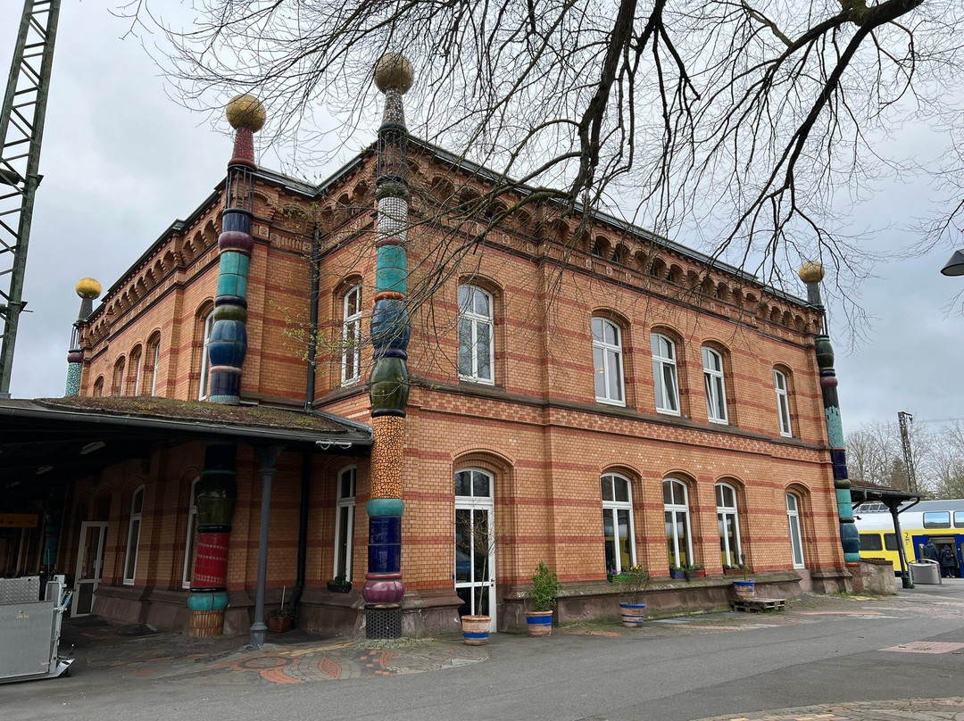 Hundertwasser-Bahnhof-于尔岑必去景点