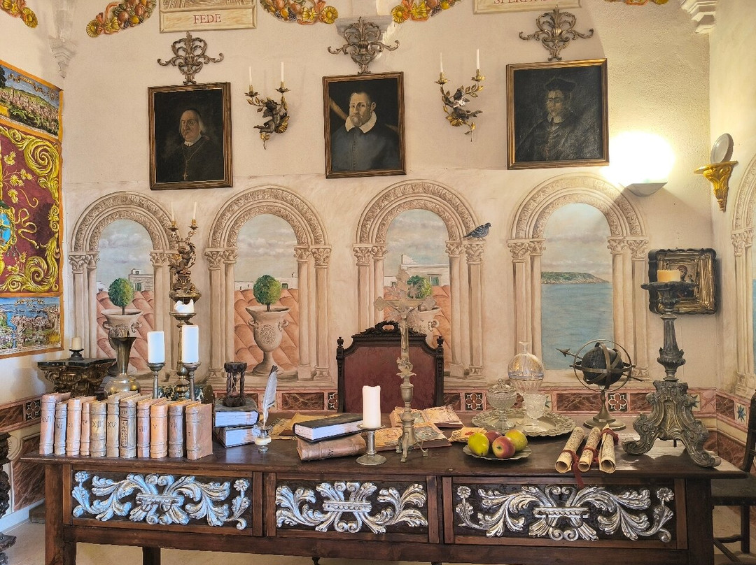 Palazzo vescovile castro