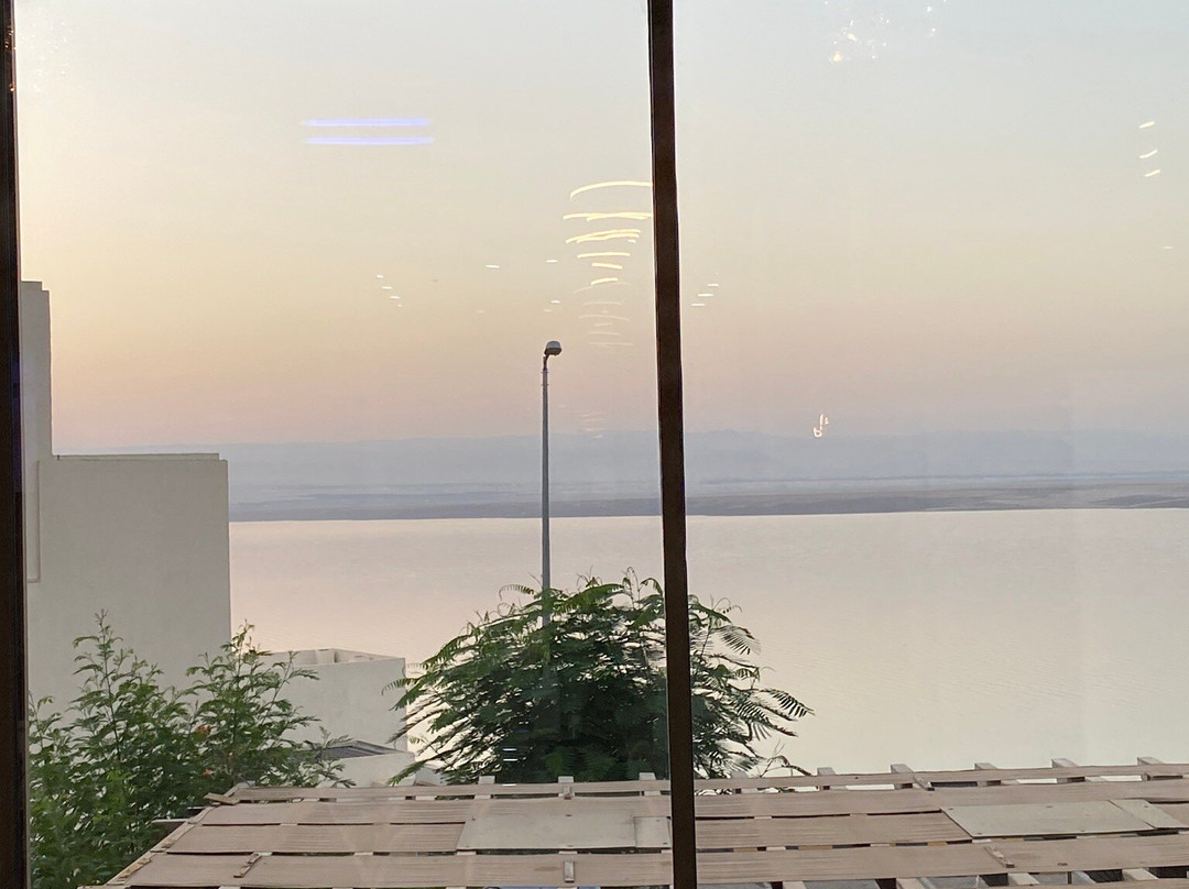 Sal Restaurant And Cafe