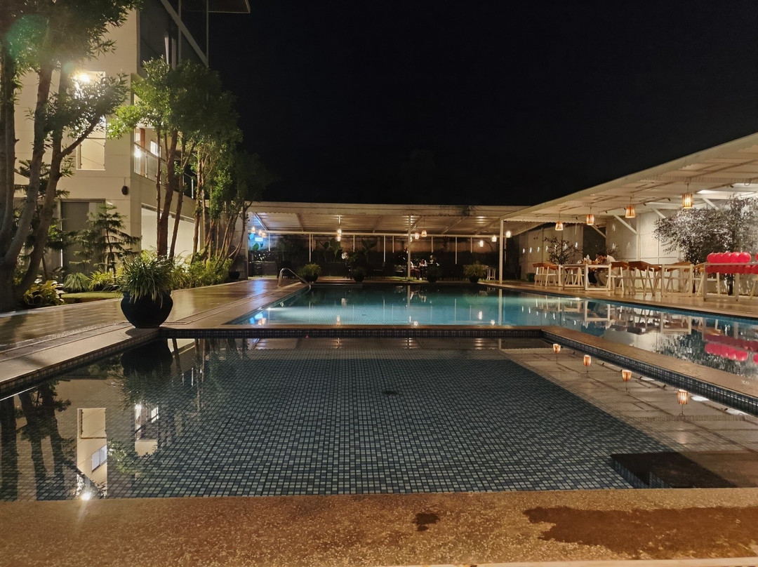 White Mist By Happy Retreats