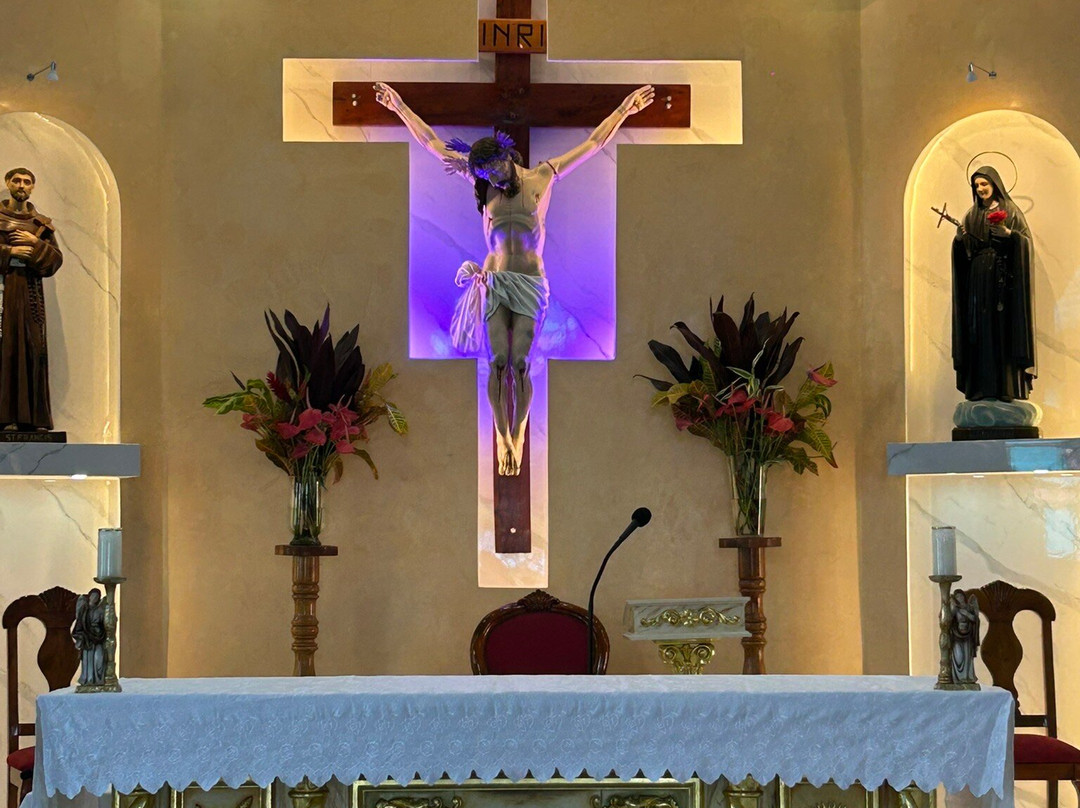 Iglesia Católica Santa Marianita-阿约拉港必去景点