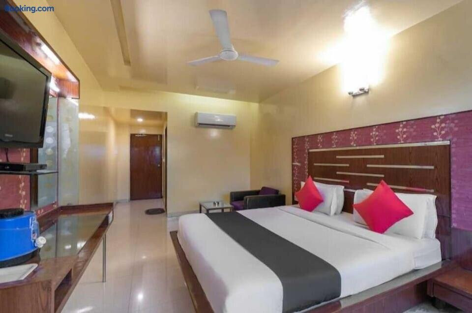 Collection O Modasa Bus Terminal Himmatnagar