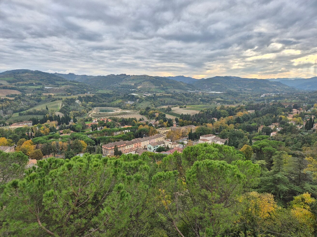 钢琴农庄酒店主图