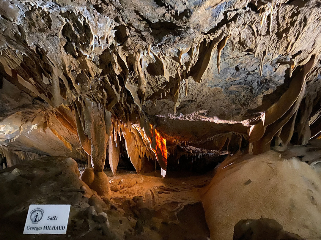 Grotte de la Fileuse de Verre-Courniou必去景点