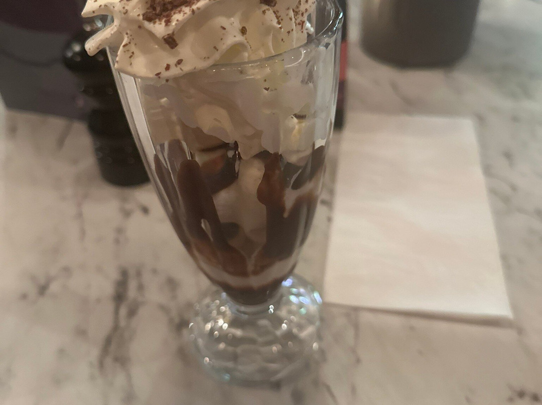 北卡迪夫普瑞米尔酒店主图