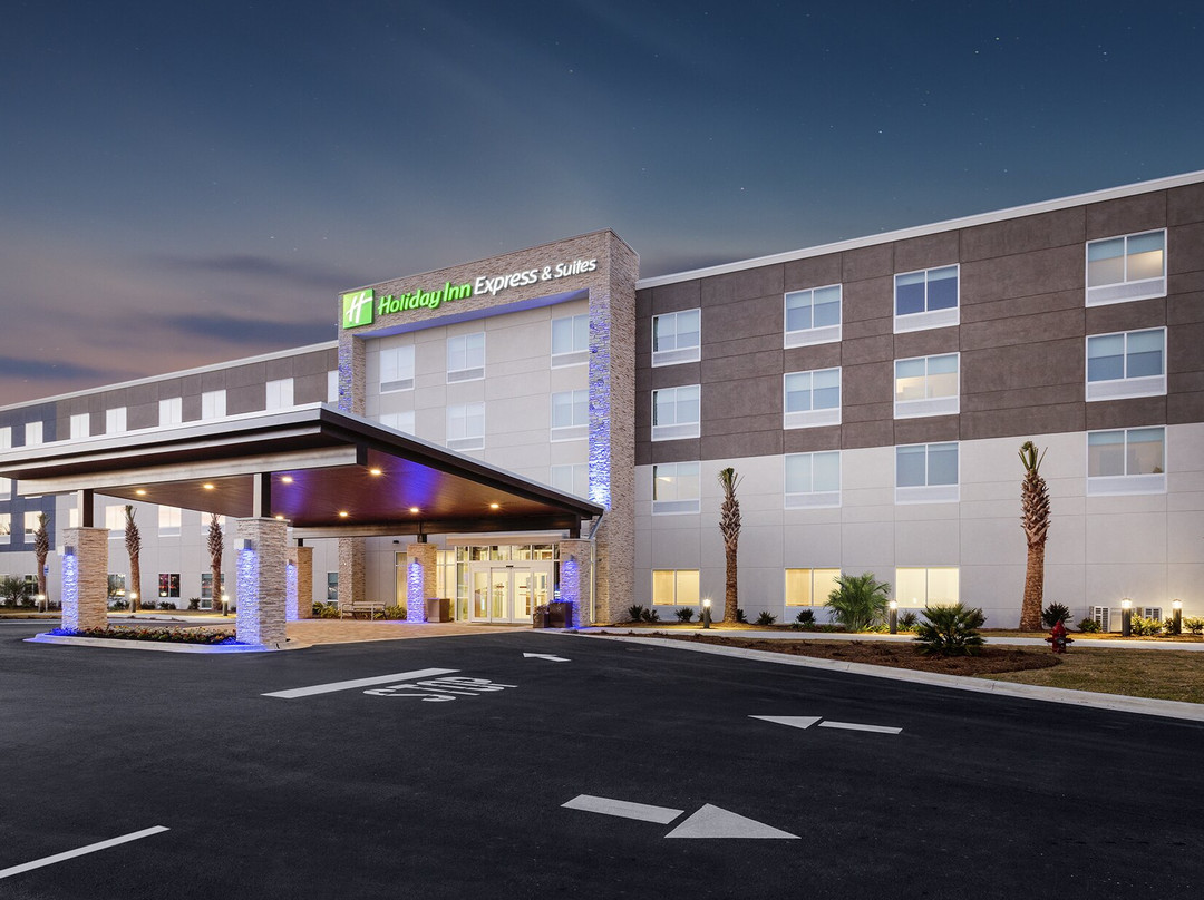 Holiday Inn Express & Suites Calera North