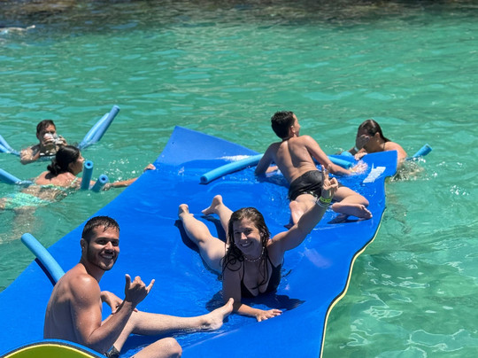 Embarcação Agnus Dei-阿拉伊阿尔港必去景点