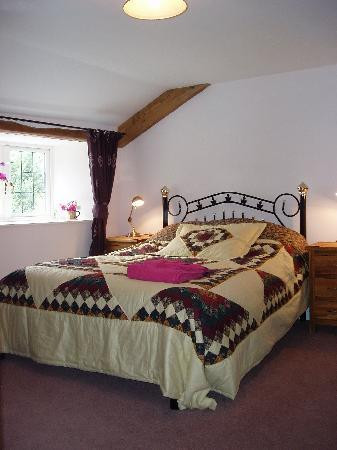 Aginhills Farmhouse主图