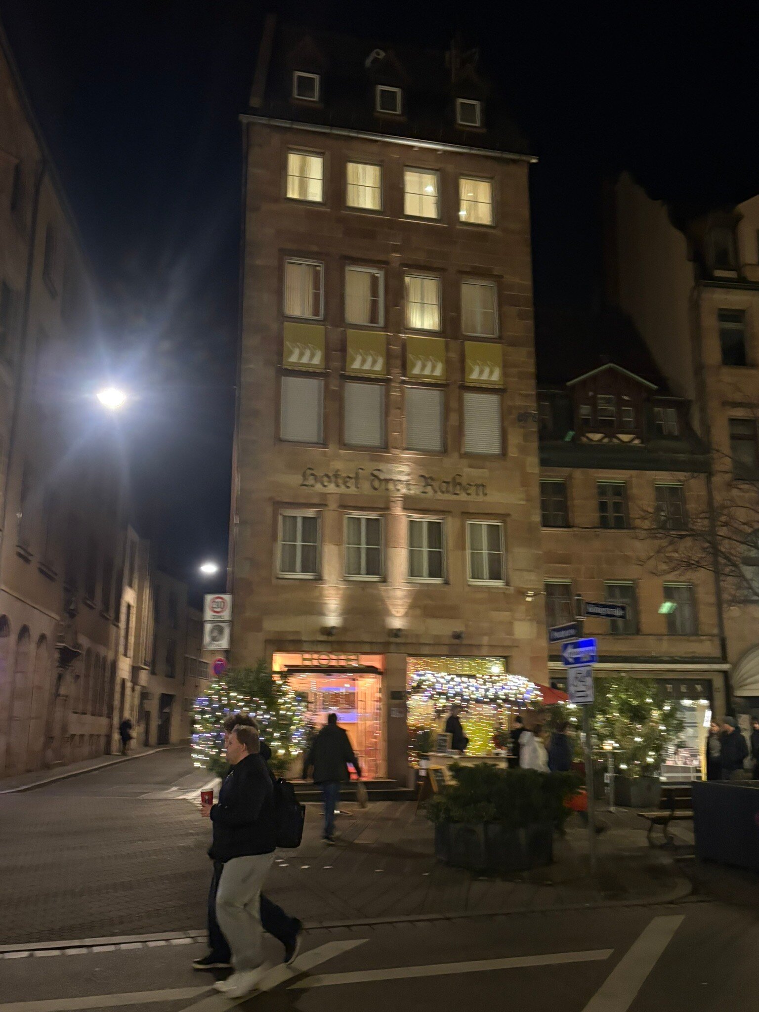 德尔瑞本酒店-官方