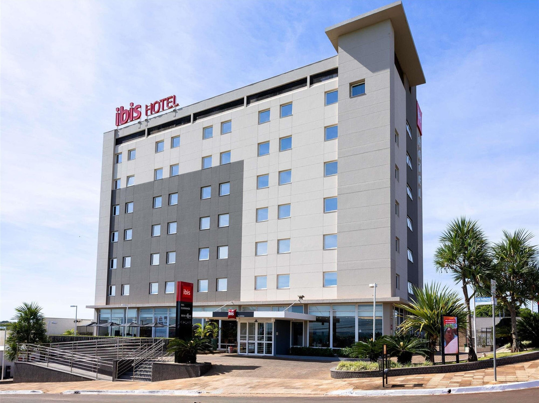 Ourinhos酒店住宿-宜必思欧里纽斯酒店