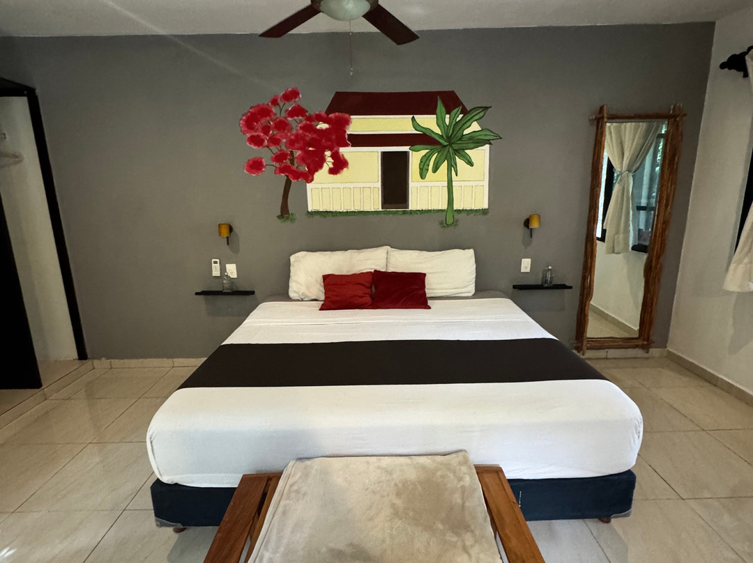 Maya Eco Village主图