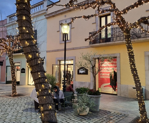 La Roca Village-拉罗卡德尔瓦列斯必去景点