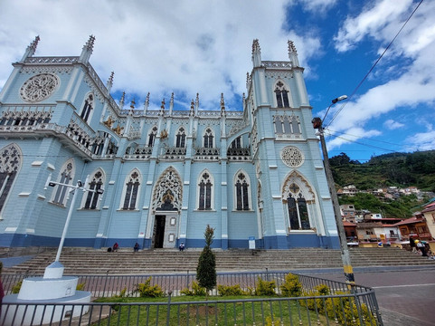 Basilica de la Virgen El Cisne-Loja必去景点
