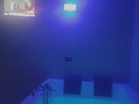 蒙特埃瓦津皇家酒店主图