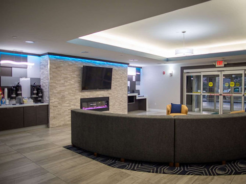 休斯顿东诺曼底拉昆塔温德姆套房酒店主图