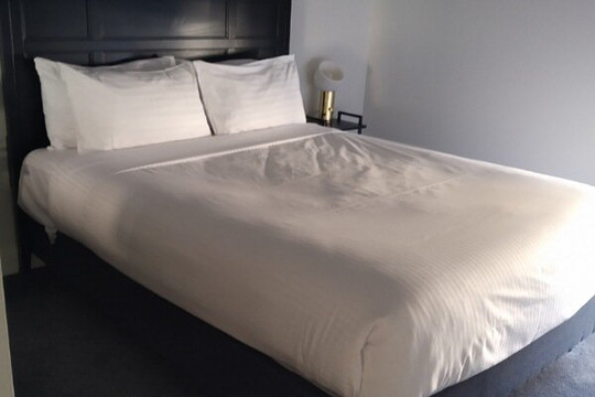 堪培拉骑士桥酒店主图