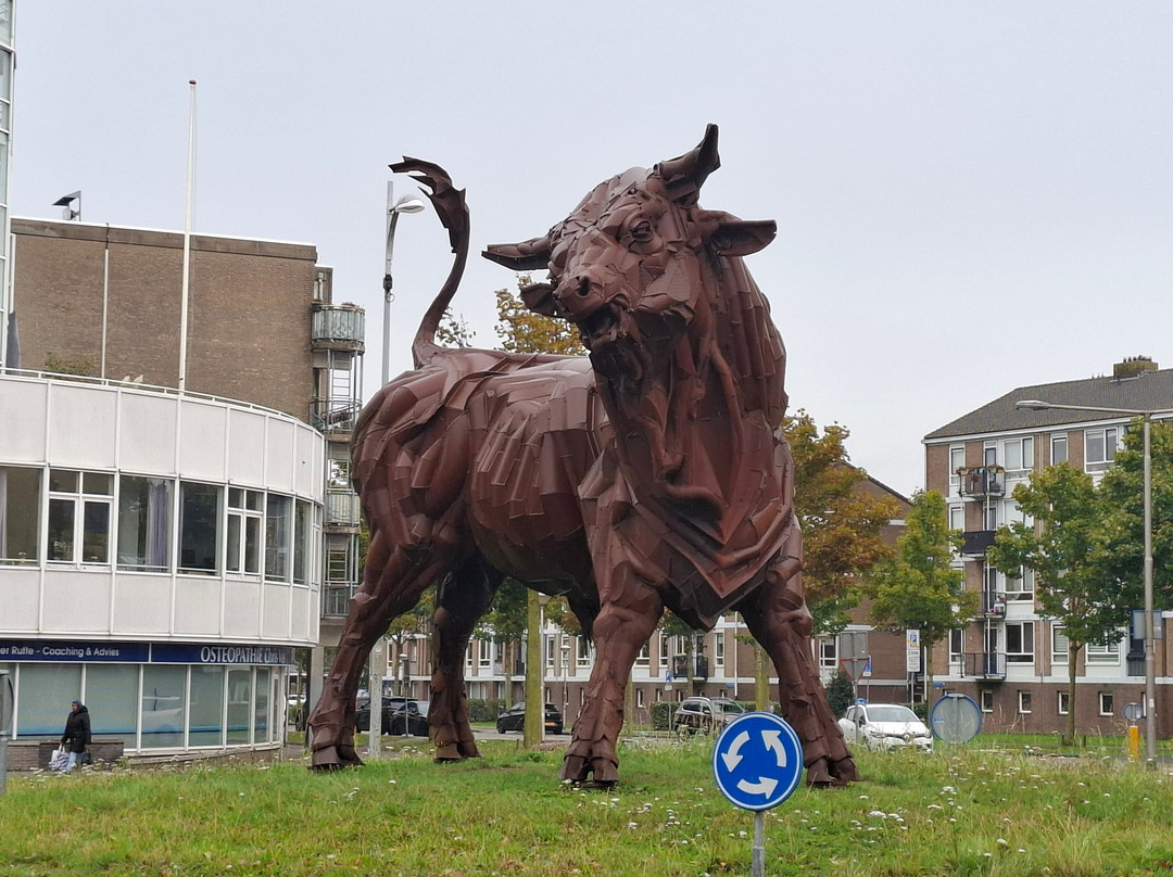 Sculptuur De Stier