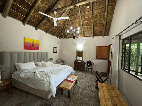 克里斯林非洲山林小屋主图